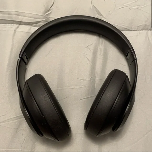 Beats by Dre Black Over-Ear Headphones
